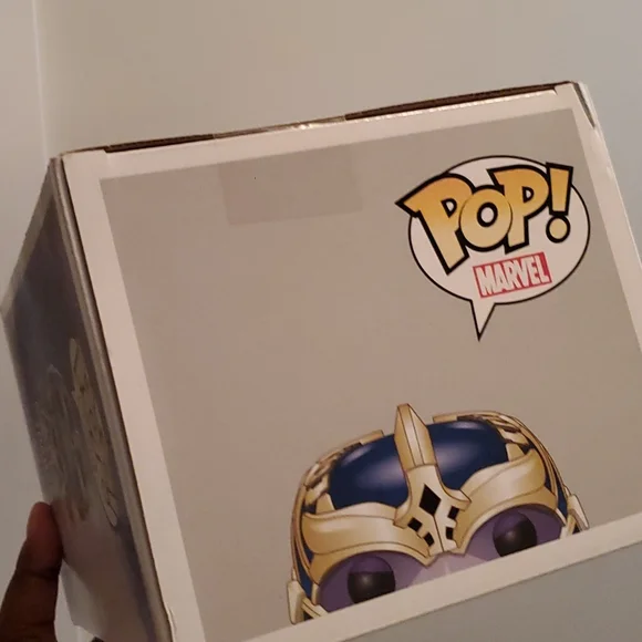 Thanos (Glow in the Dark) Entertainment Earth Exclusive - 6 Inch Glow in Dark - Picture 8 of 10